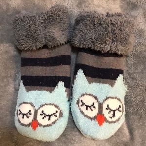 NWOT Closed Eye Owl Fuzzy Slipper Socks